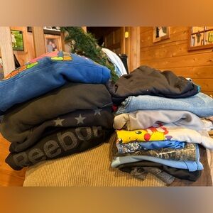 Reebok Black Star Logo Sweatshirt variety of clothes boys size 14/16